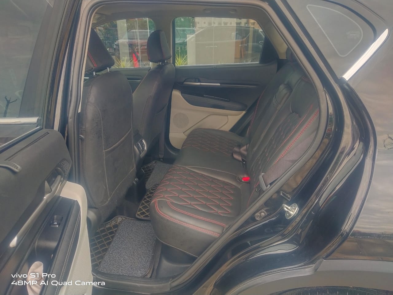 Kia Sonet(2022-2023) Gtx Plus 1.5 Dual Tone